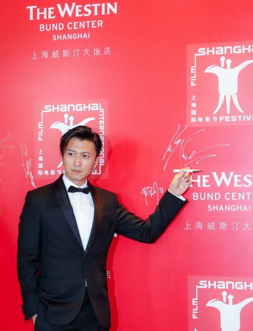 甄子丹新發(fā)型亮相，時尚變遷與個人立場的探索