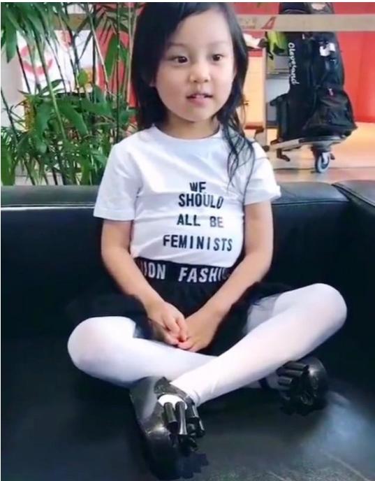 李小路女兒近照，自然美景中的探索之旅獨家曝光