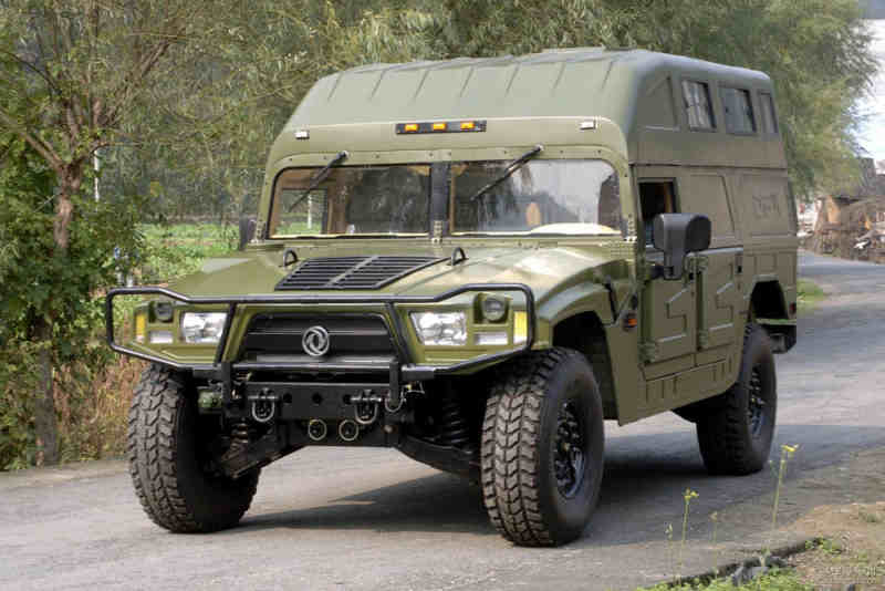 東風(fēng)最新軍車震撼登場，展現(xiàn)雄姿！