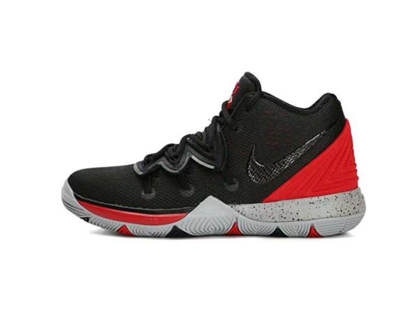Nike歐文最新動態(tài)，籃球鞋革新里程碑，科技與設(shè)計的完美融合