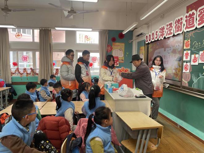 上海最新上課，時(shí)代背景下的教育革新探索